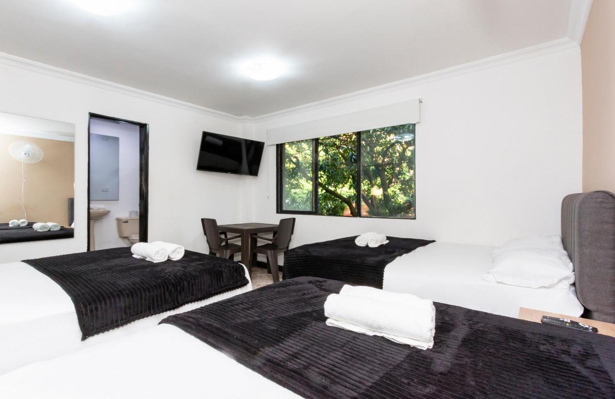 Hotel De Leon Estadio 메딜린 외부 사진