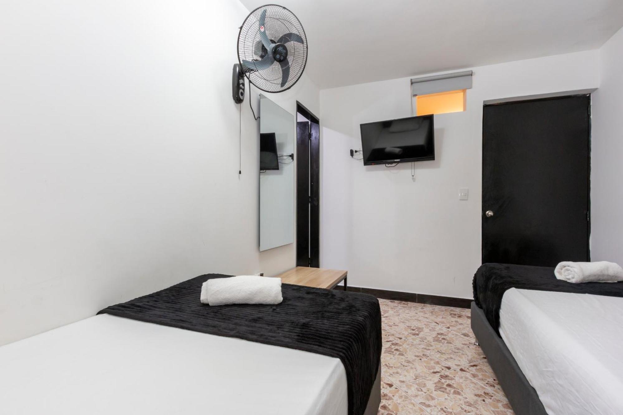 Hotel De Leon Estadio 메딜린 외부 사진
