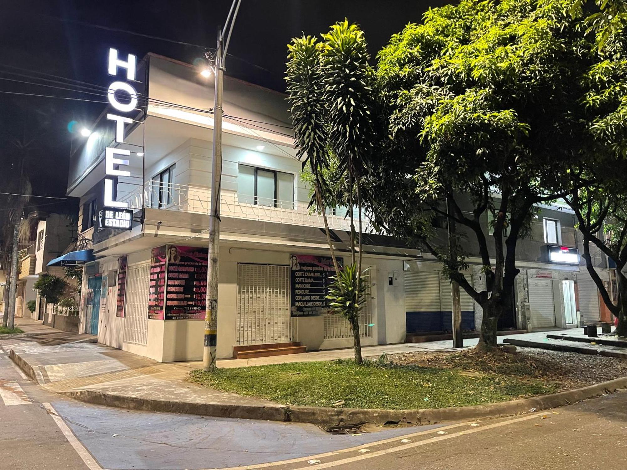 Hotel De Leon Estadio 메딜린 외부 사진