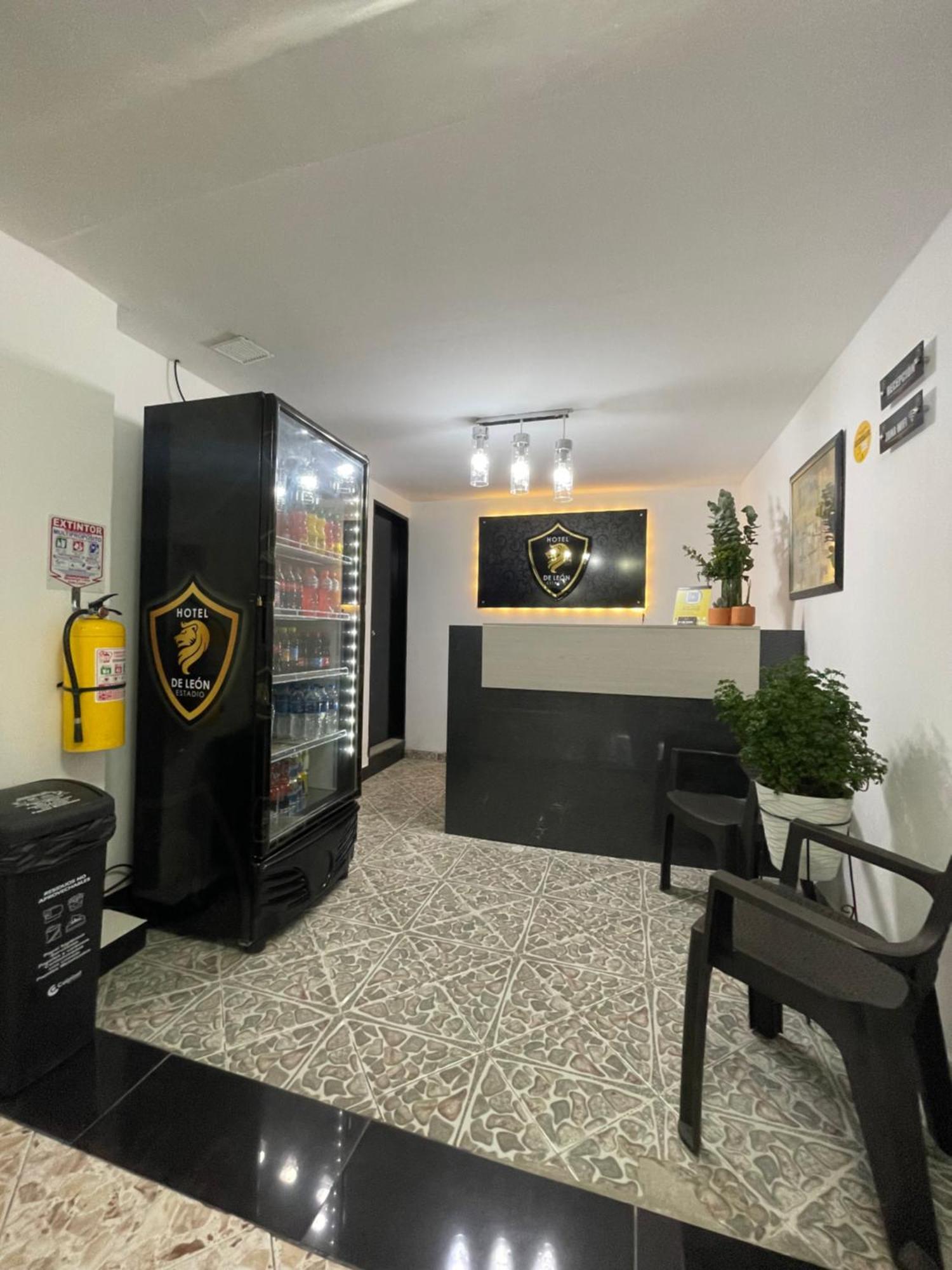 Hotel De Leon Estadio 메딜린 외부 사진